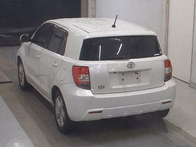 TOYOTA IST