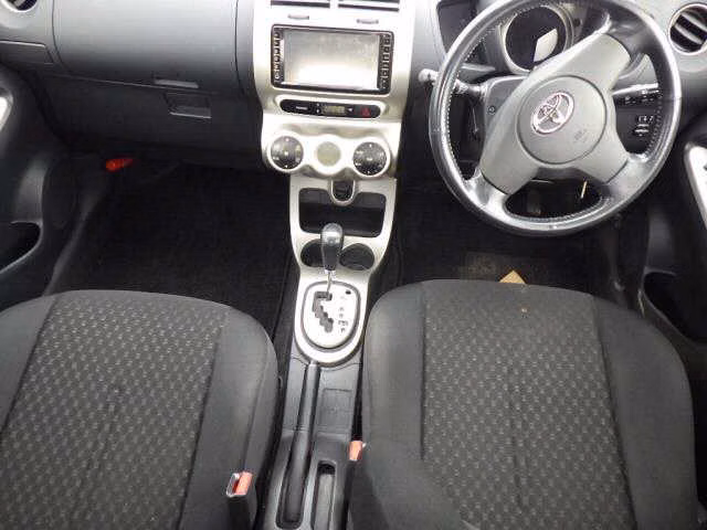 TOYOTA IST
