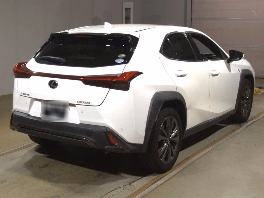 Lexus UX200