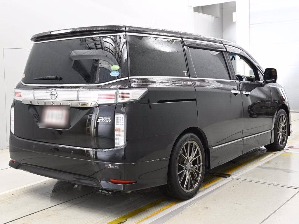 NISSAN ELGRAND