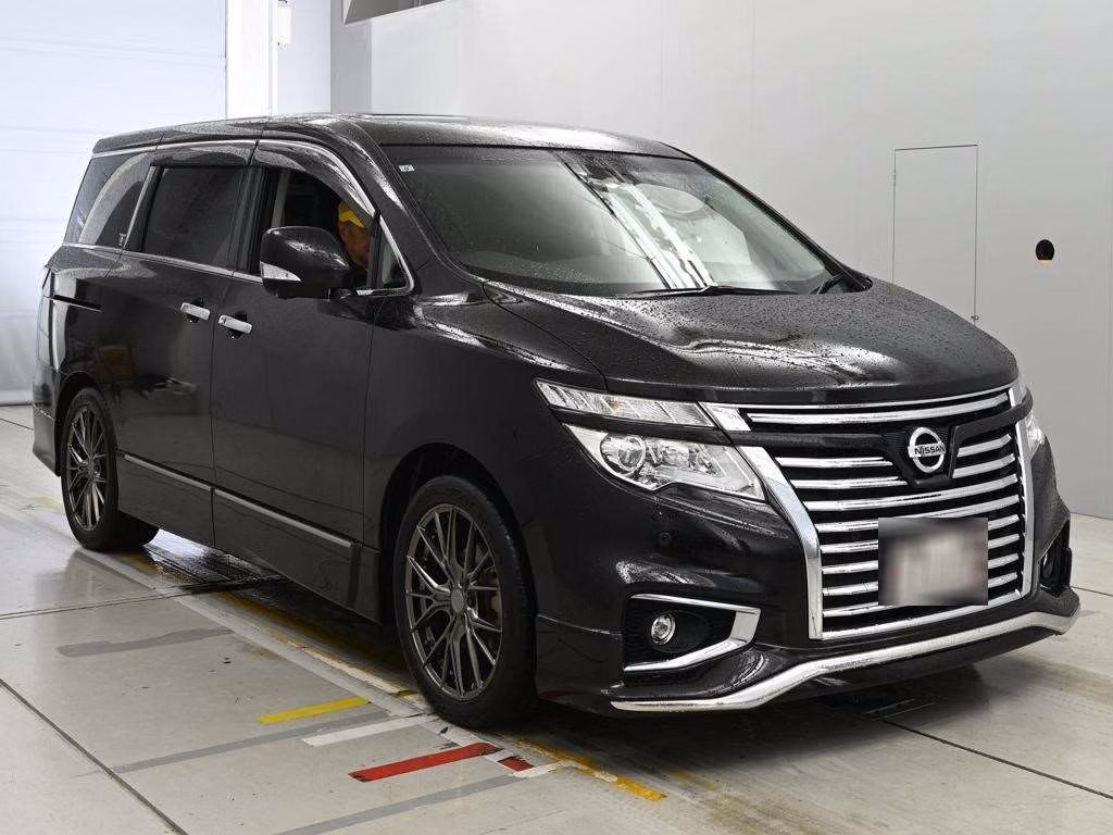 NISSAN ELGRAND