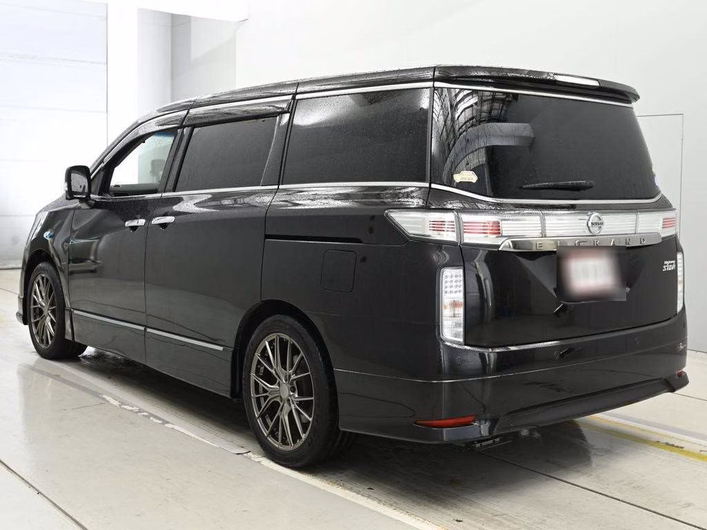 NISSAN ELGRAND
