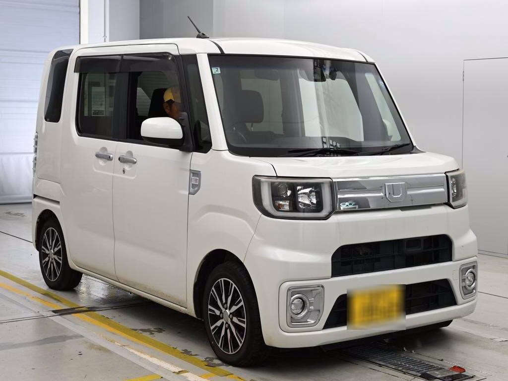 DAIHATSU WAKE