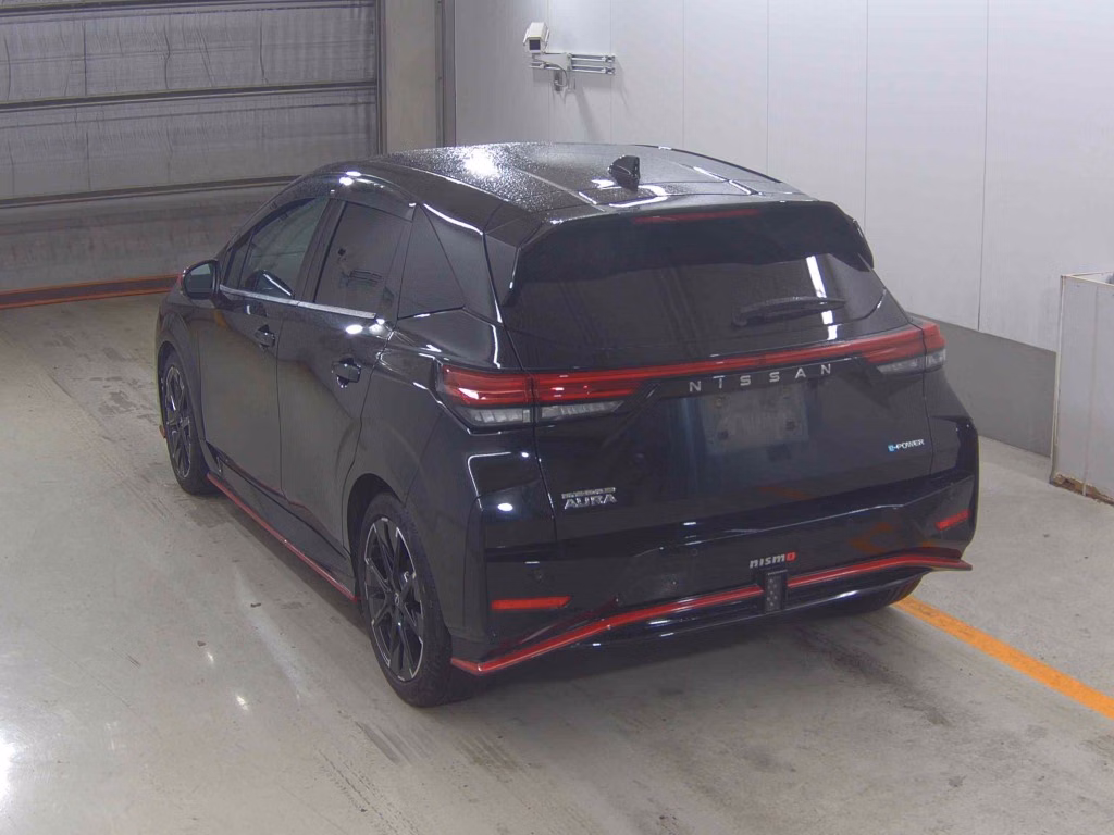 Nissan Aura