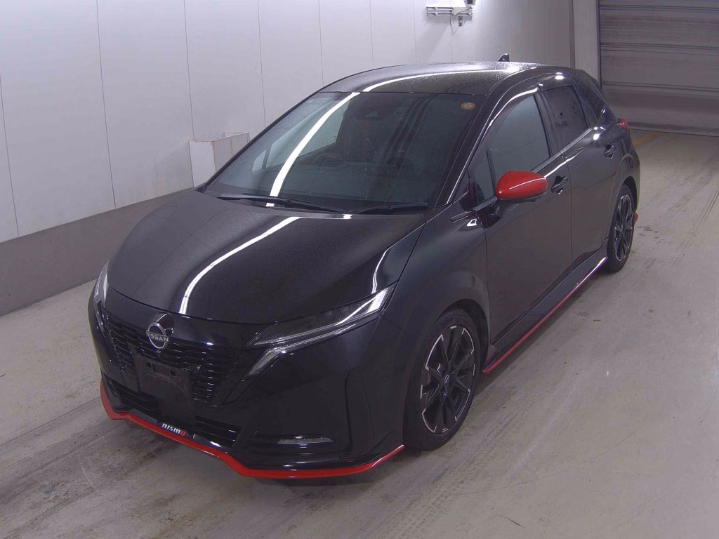 Nissan Aura