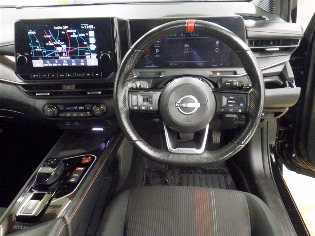 Nissan Aura