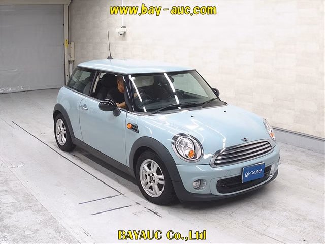 MINI HATCH