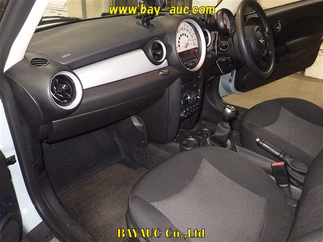MINI HATCH