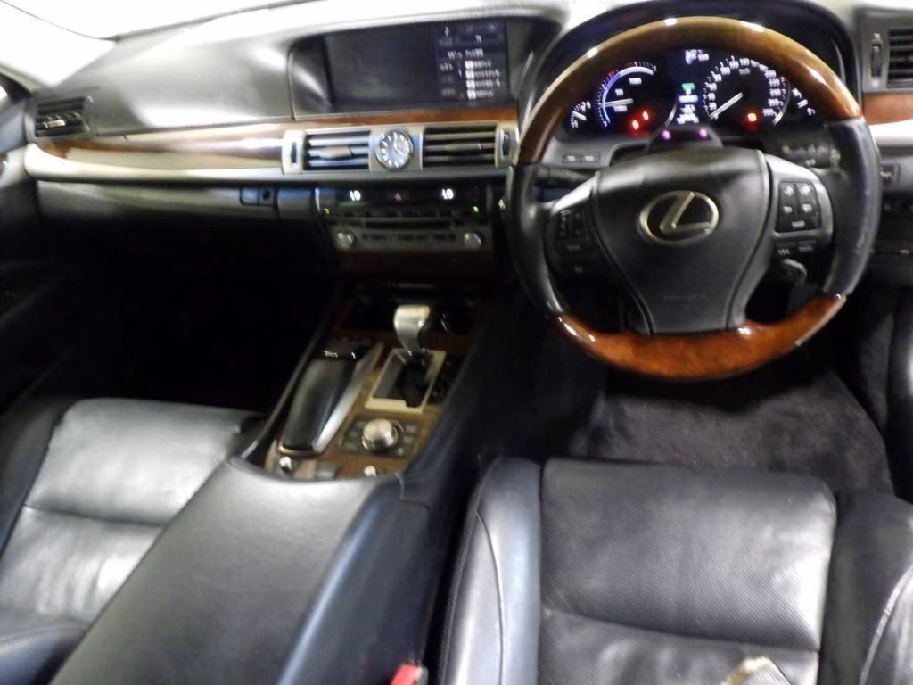 Lexus LS600h