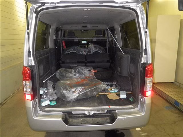 NISSAN NV350 CARAVAN