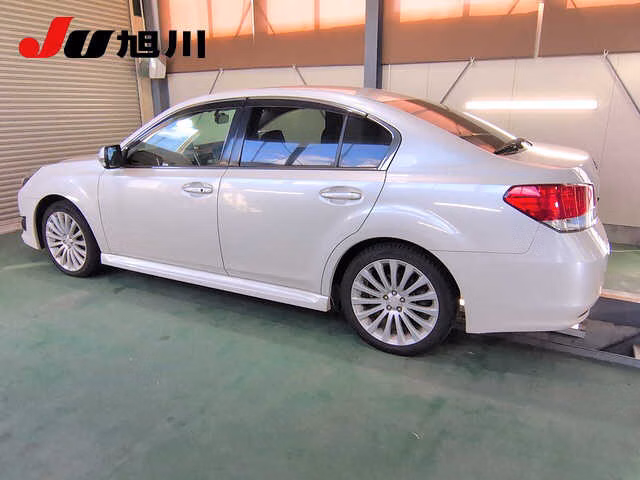 Subaru Legacy B4