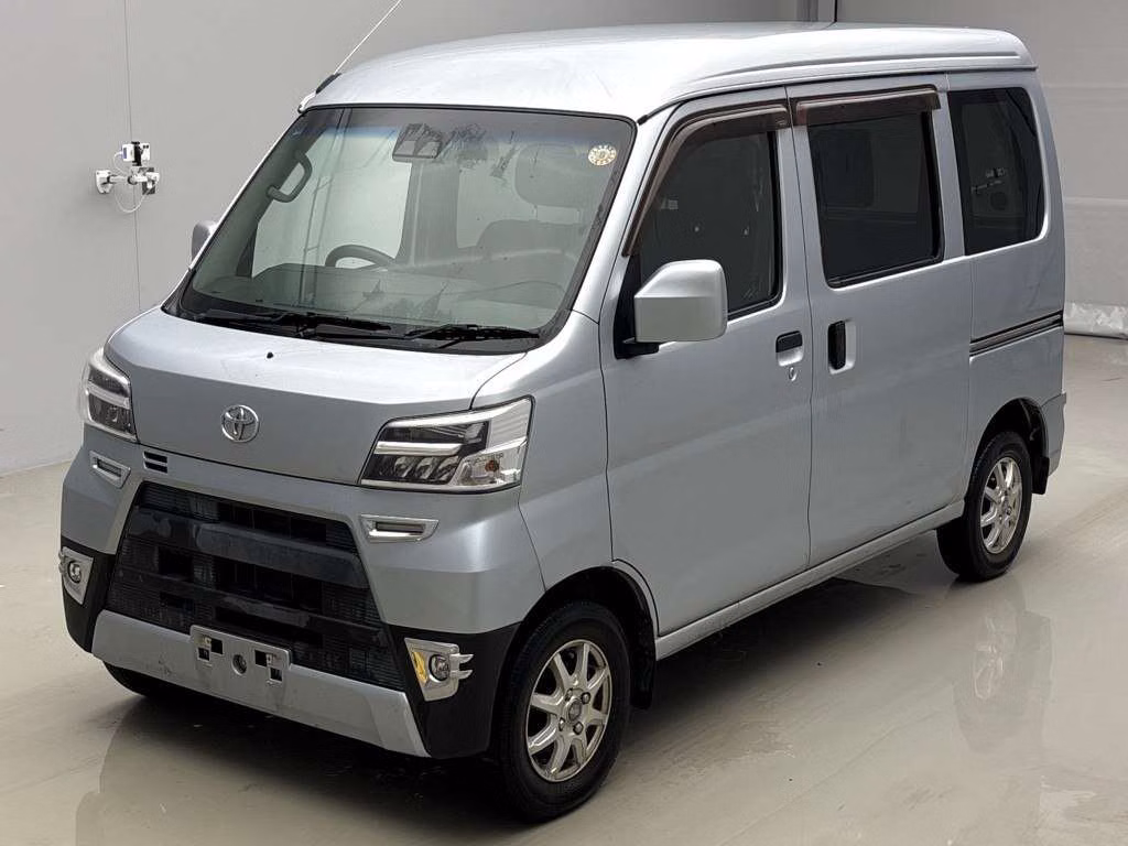 TOYOTA PIXIS VAN