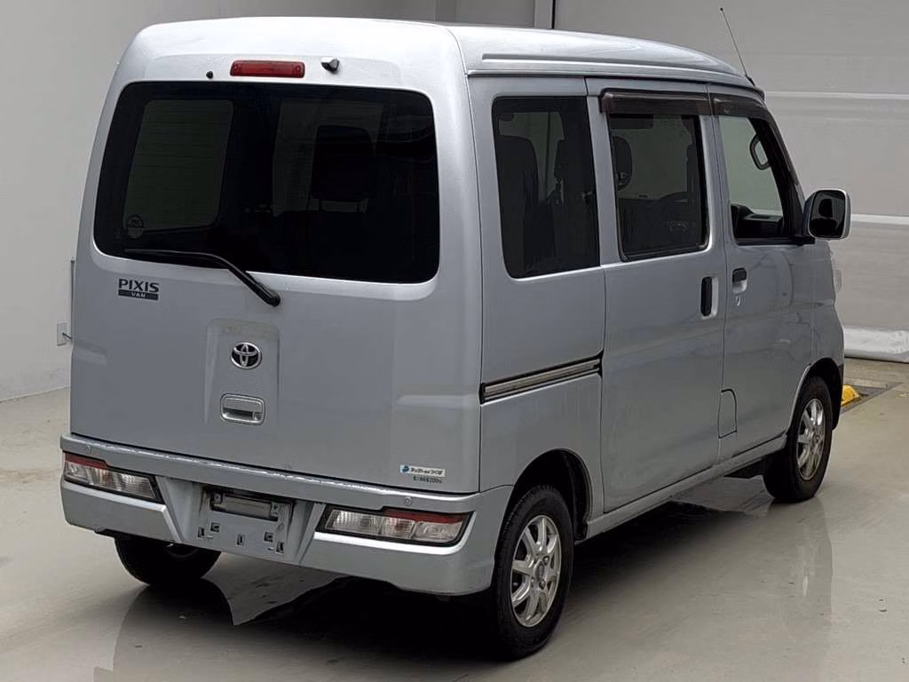TOYOTA PIXIS VAN