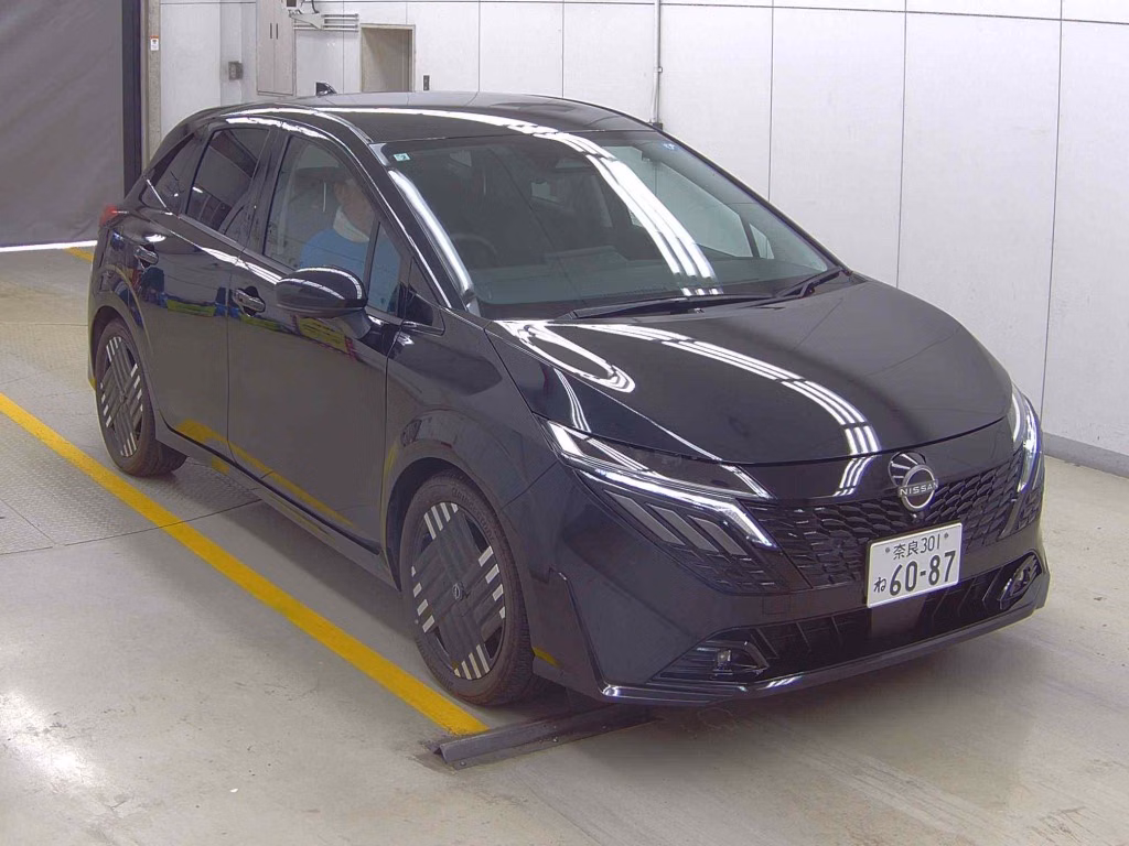 Nissan Aura