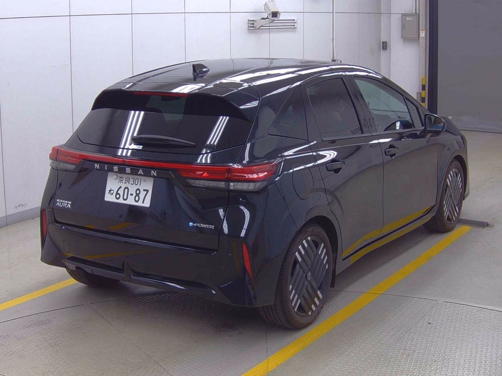 Nissan Aura