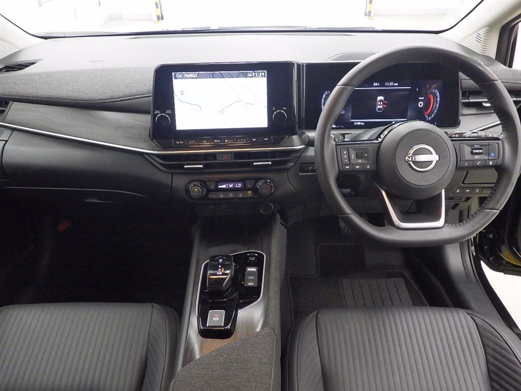 Nissan Aura