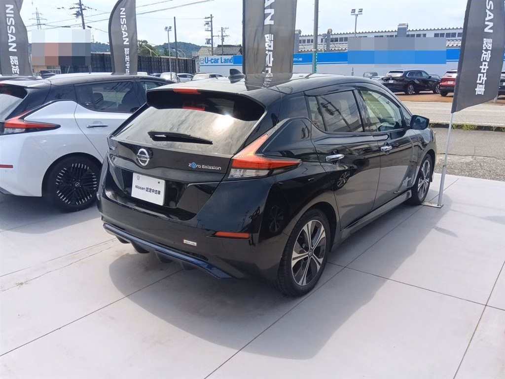 NISSAN LEAF
