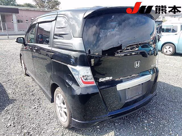 HONDA FREED SPIKE