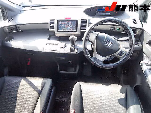 HONDA FREED SPIKE