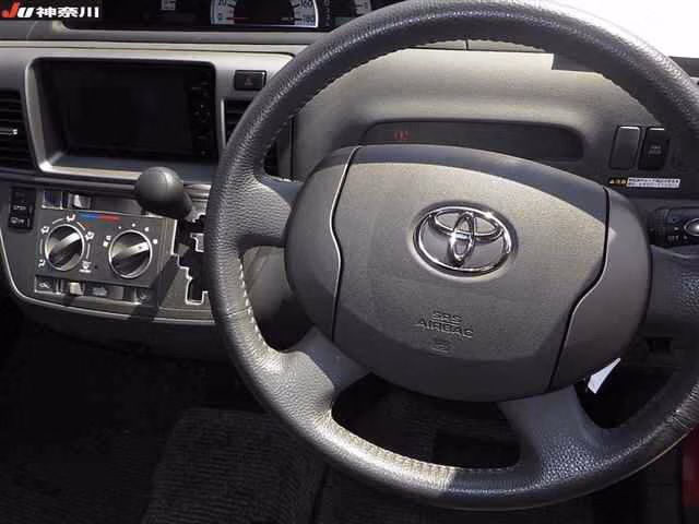 TOYOTA RAUM