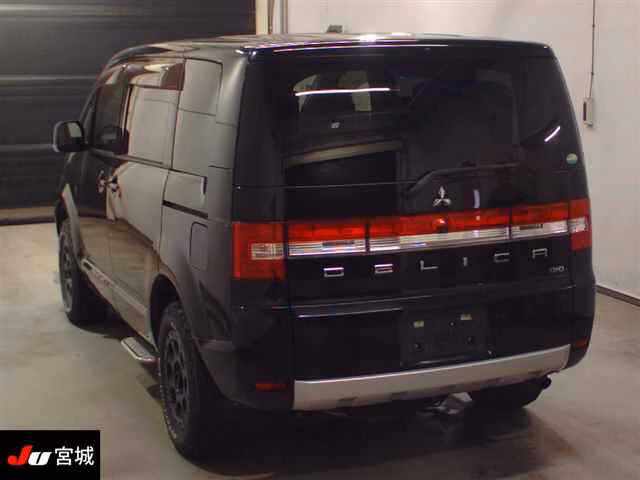 Mitsubishi Delica D:5