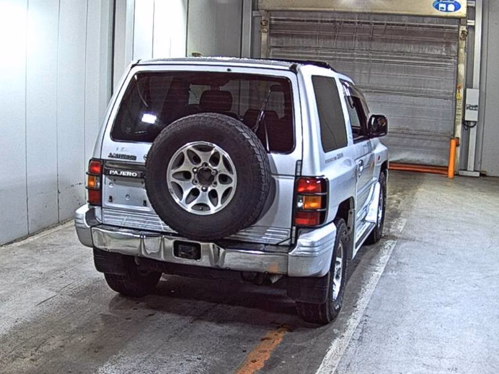 MITSUBISHI PAJERO