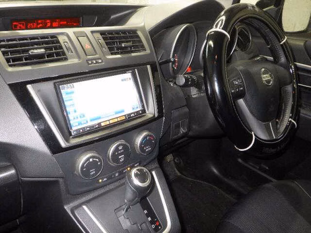 NISSAN LAFESTA