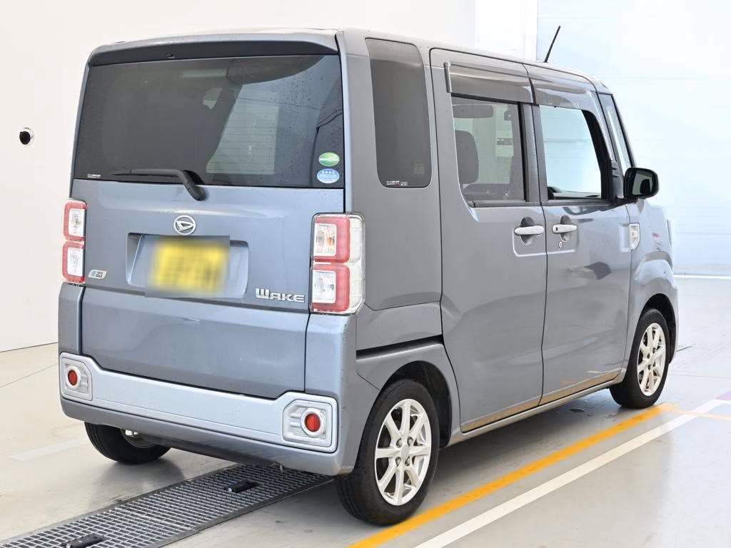 DAIHATSU WAKE