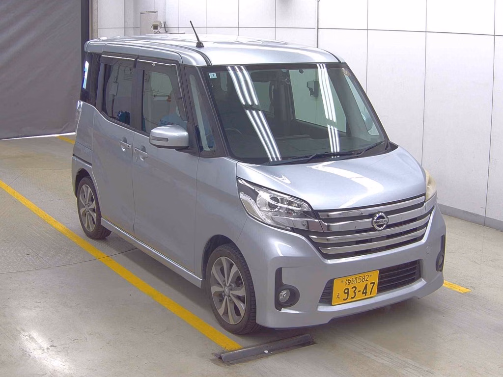 NISSAN DAYZ ROOX