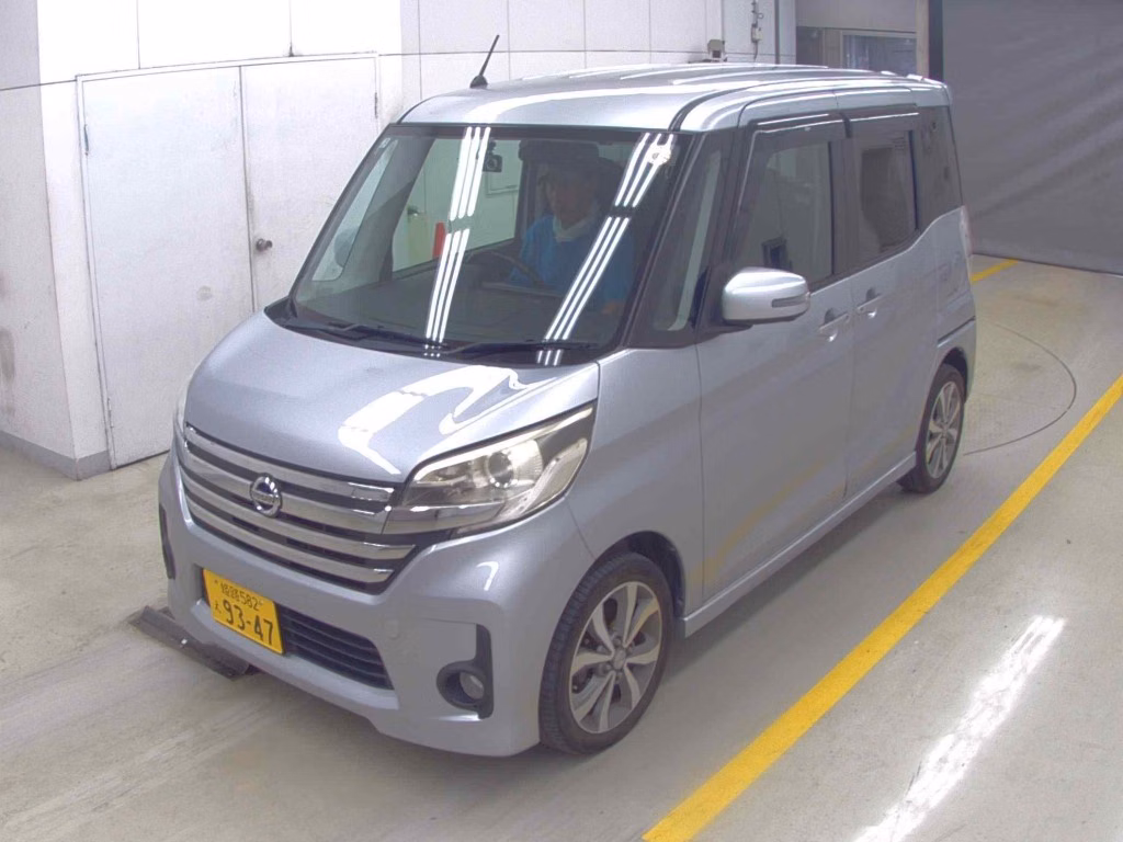 NISSAN DAYZ ROOX