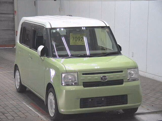 DAIHATSU MOVE CONTE
