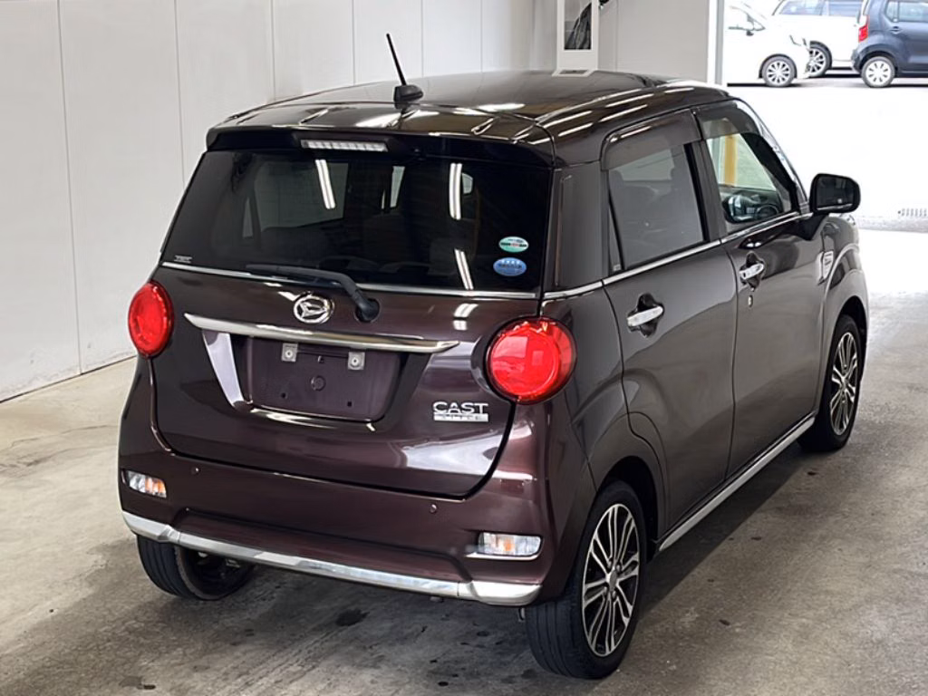 DAIHATSU CAST