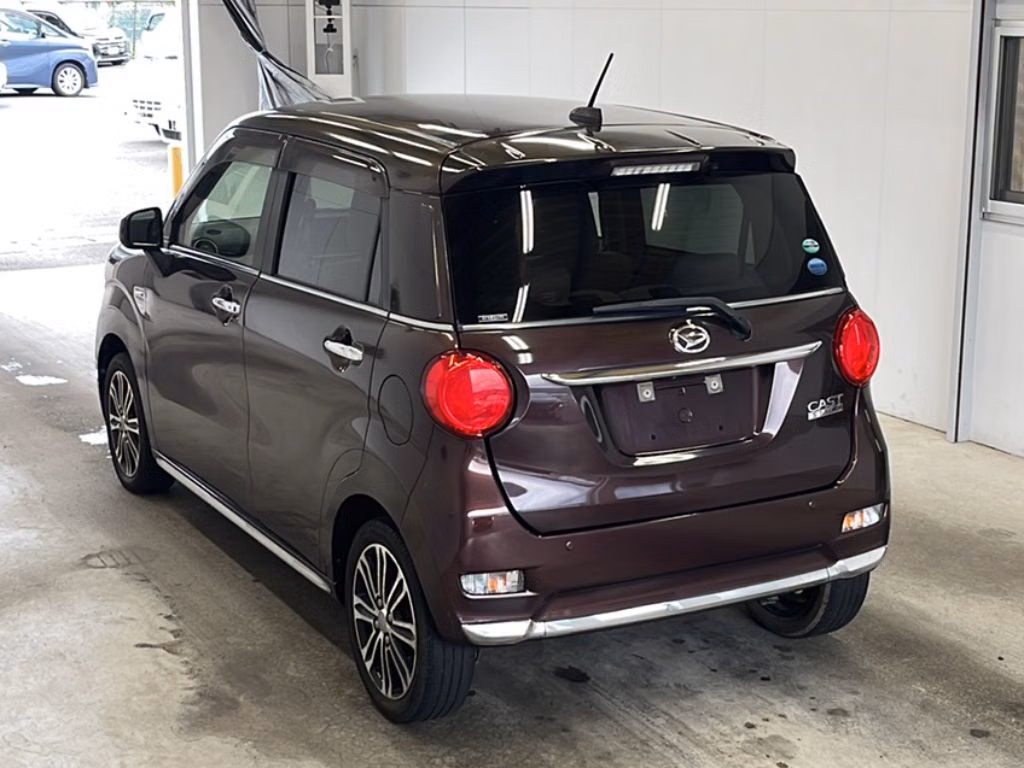 DAIHATSU CAST