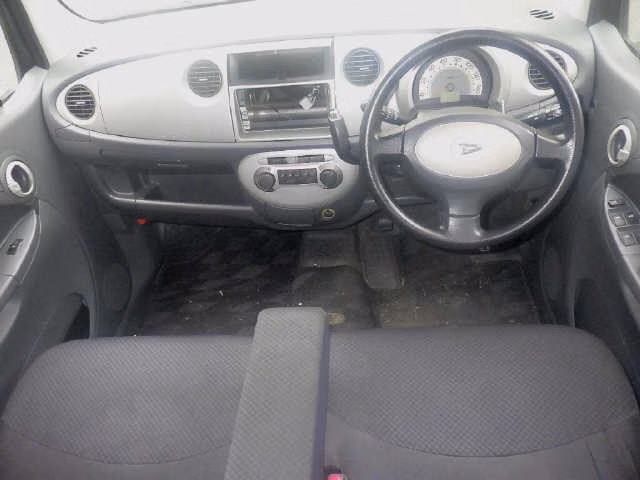 DAIHATSU MOVE LATTE