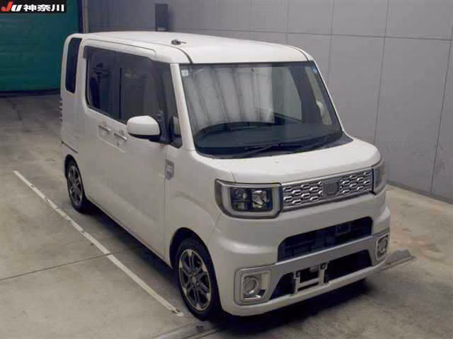 DAIHATSU WAKE
