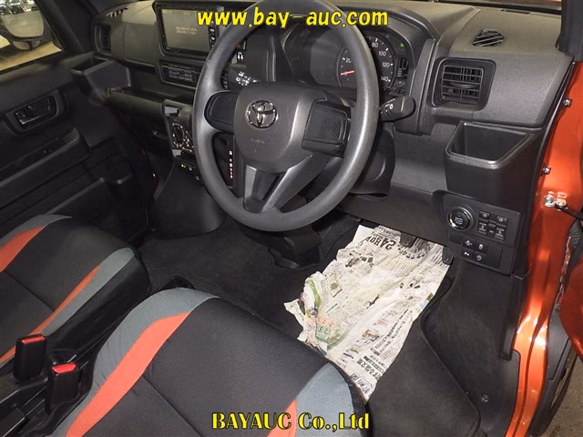 TOYOTA PIXIS VAN