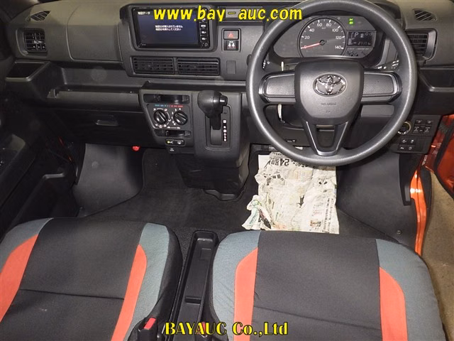 TOYOTA PIXIS VAN