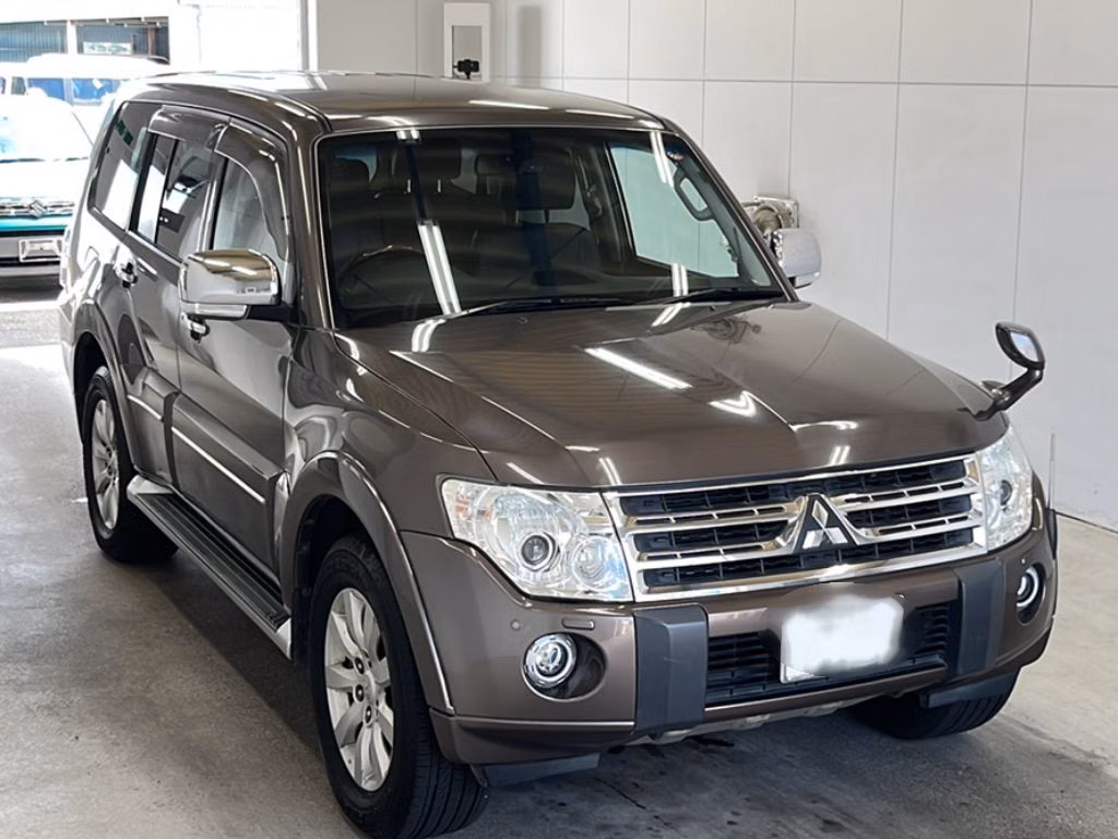 MITSUBISHI PAJERO