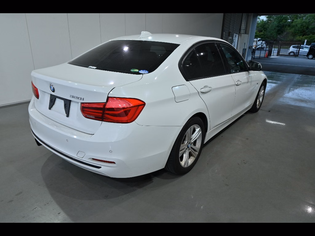 BMW 3-SERIES