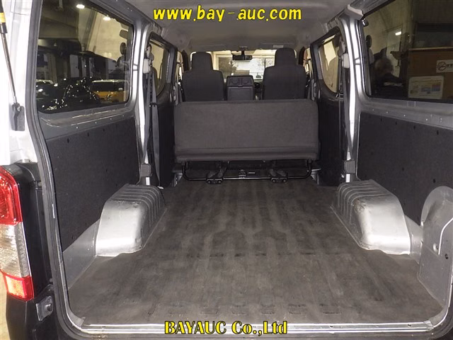 NISSAN NV350 CARAVAN