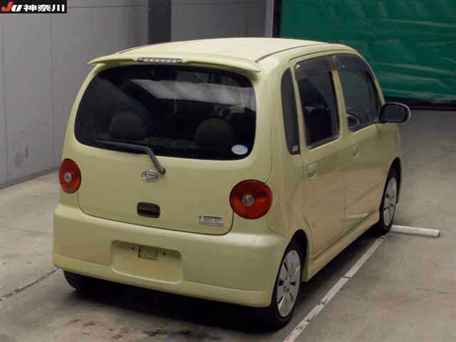 DAIHATSU MOVE LATTE