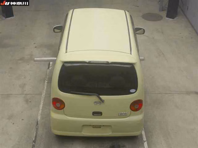 DAIHATSU MOVE LATTE