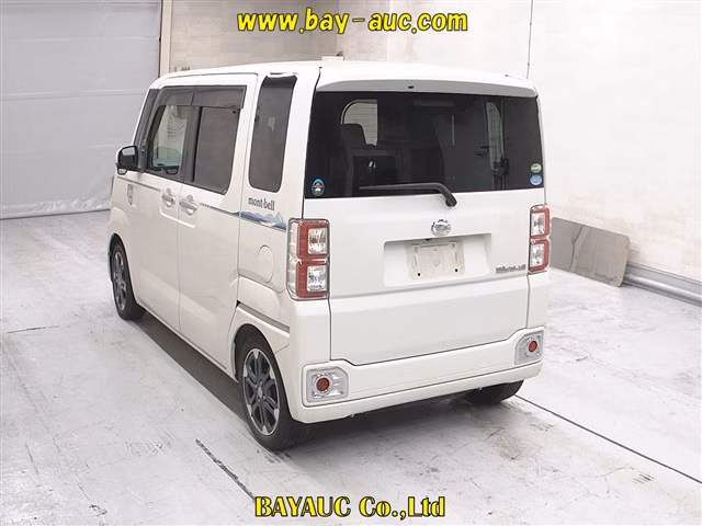 DAIHATSU WAKE
