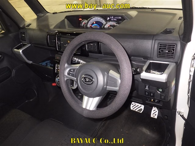 DAIHATSU WAKE