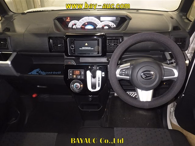 DAIHATSU WAKE