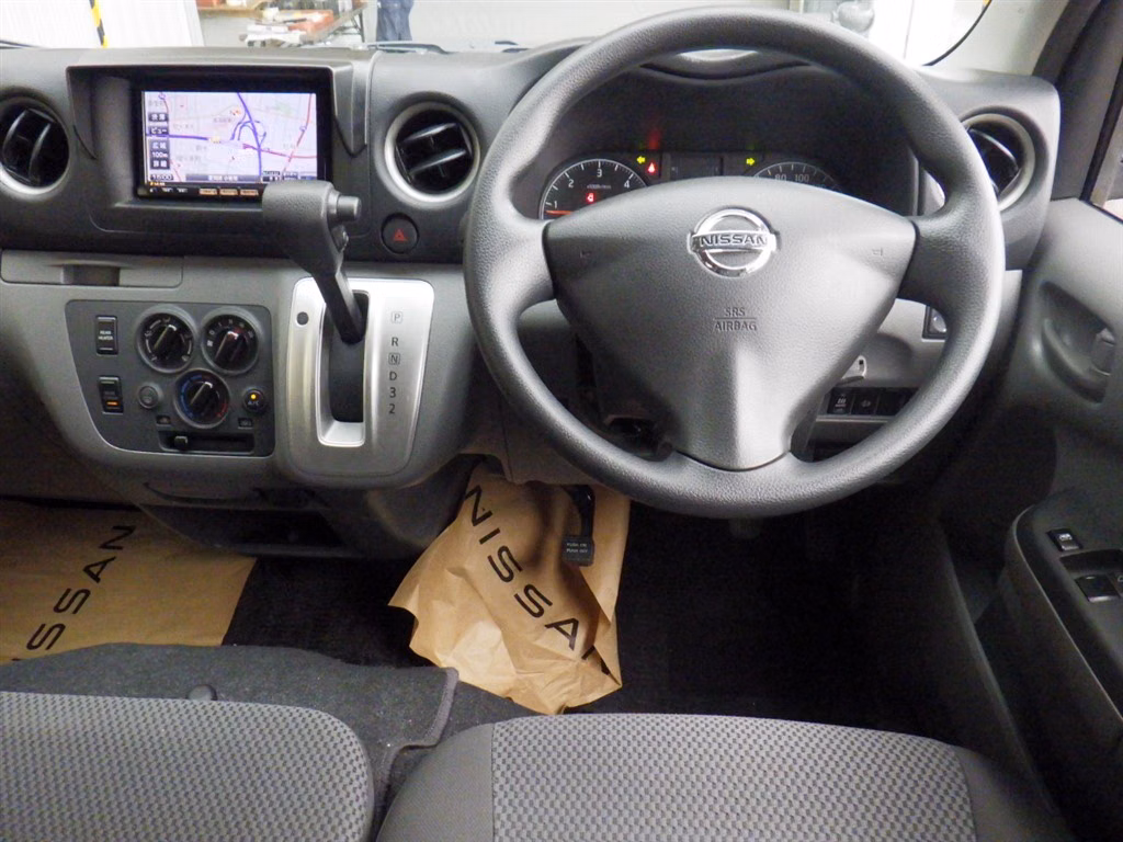 NISSAN NV350 CARAVAN