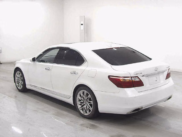 Lexus LS460