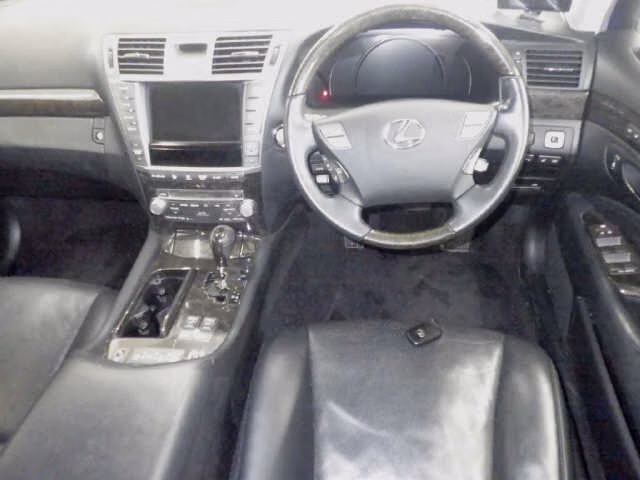 Lexus LS460