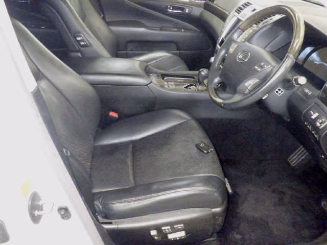 Lexus LS460
