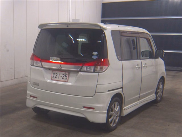 Mitsubishi Delica D:2